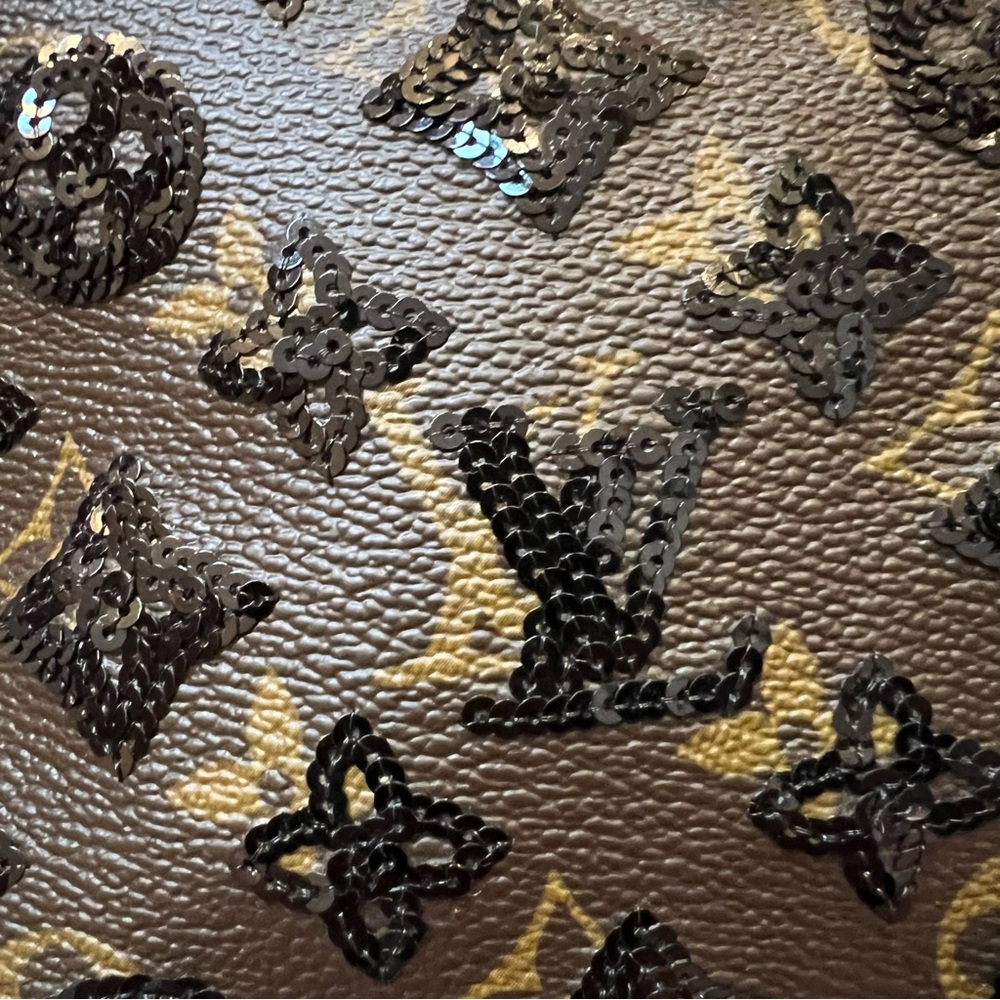Louis Vuitton Alma Monogram Eclipse -- Black Sequin Monogram Print - Picture 4 of 16